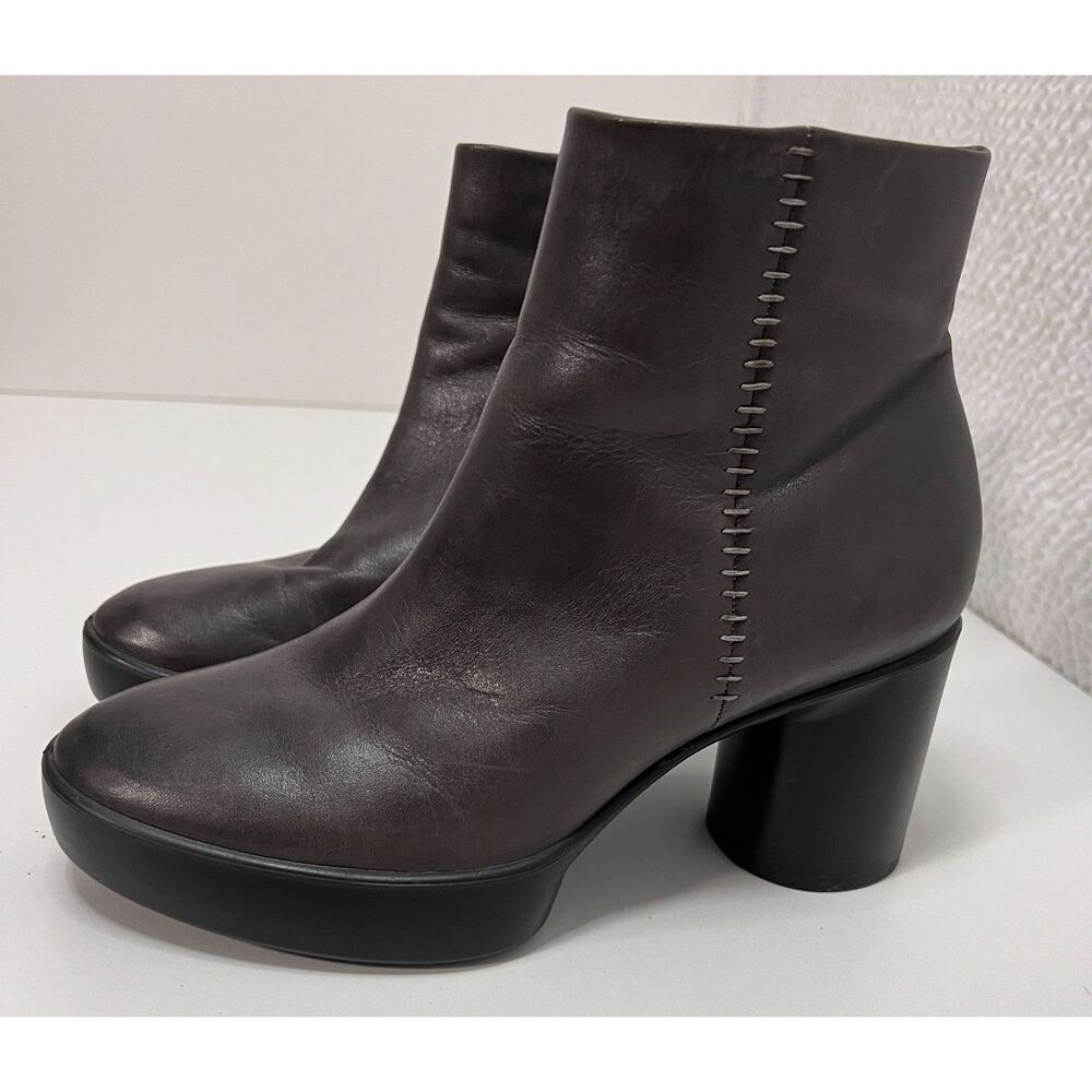 Ecco Shape Sculpted Motion 55 Gray Leather Ankle Boots. Size 37.